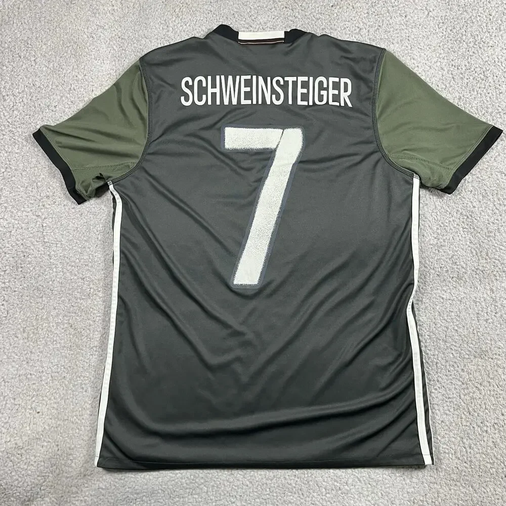Germany Jersey Men L National Soccer Football #7 Schweinsteiger Training 2016-17